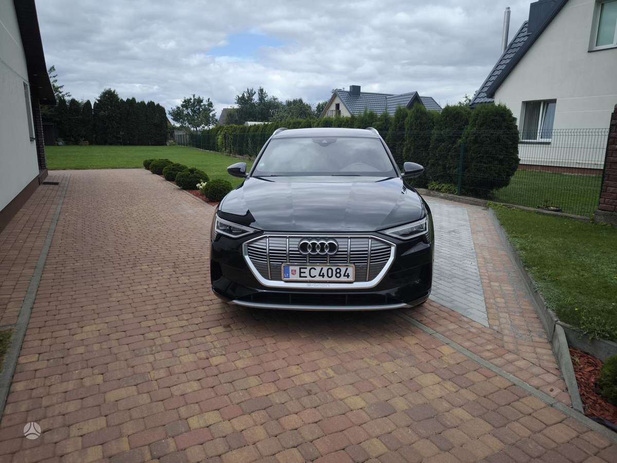 Audi e-tron, 95 kWh, off-road / crossover