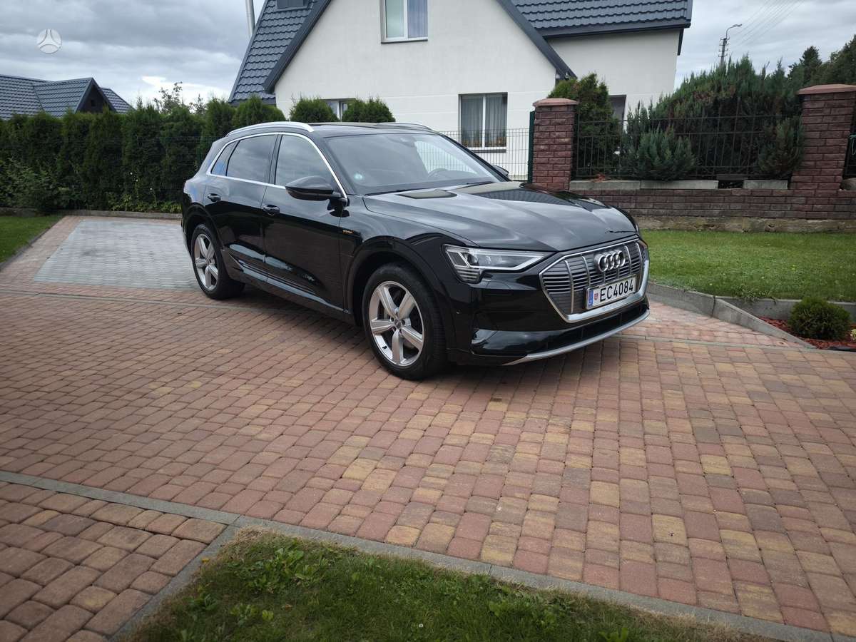 Audi e-tron, 95 kWh, off-road / crossover