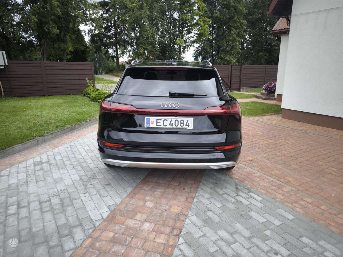 Audi e-tron, 95 kWh, off-road / crossover