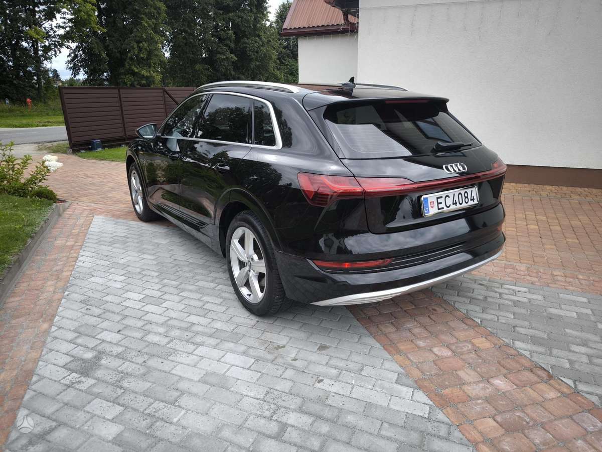 Audi e-tron, 95 kWh, off-road / crossover