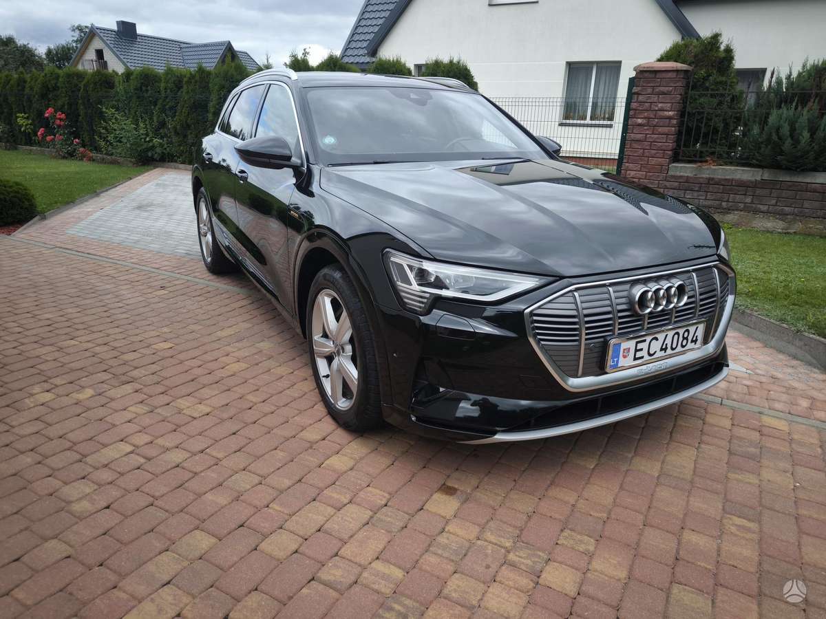 Audi e-tron, 95 kWh, off-road / crossover
