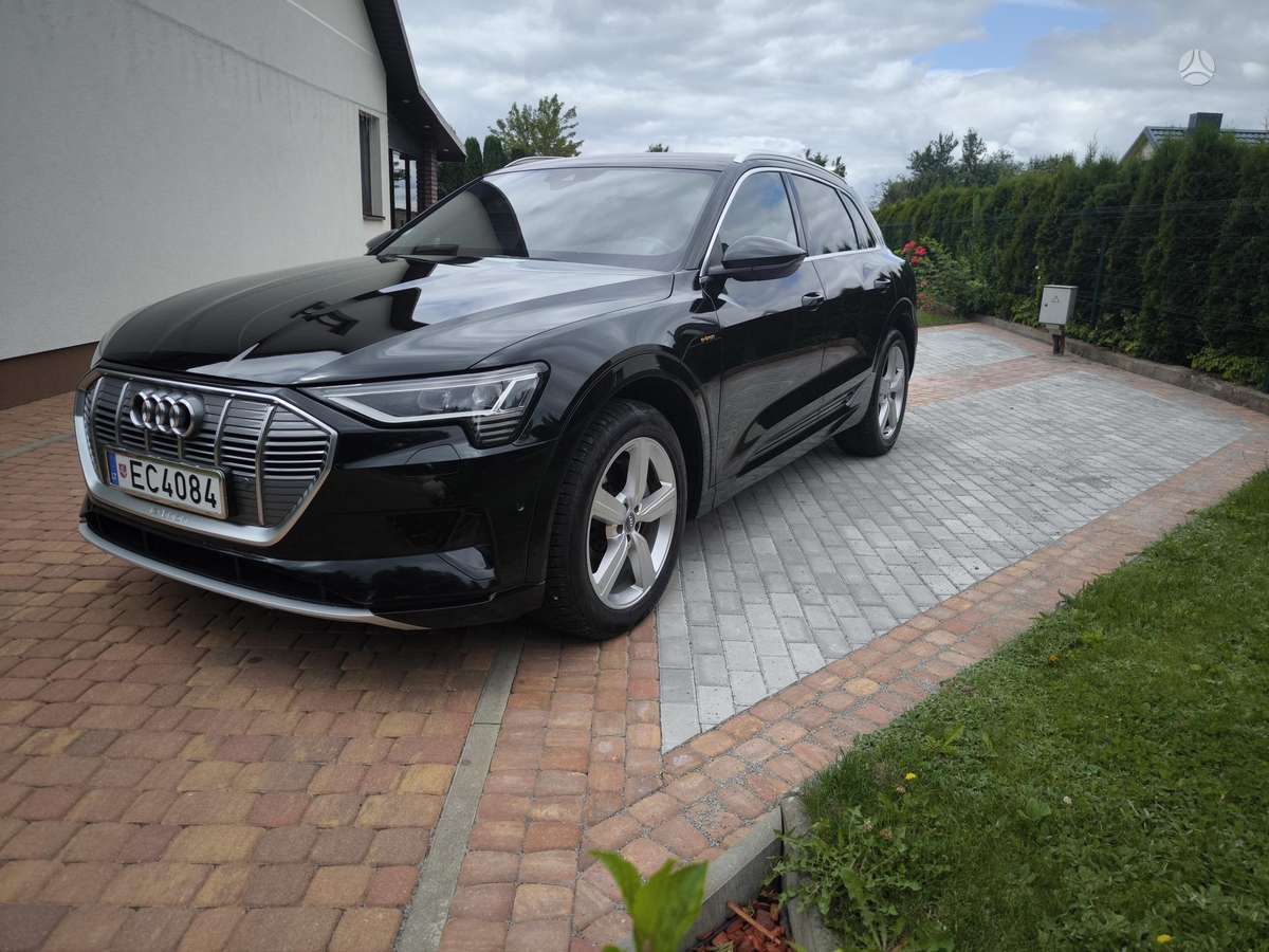 Audi e-tron, 95 kWh, off-road / crossover