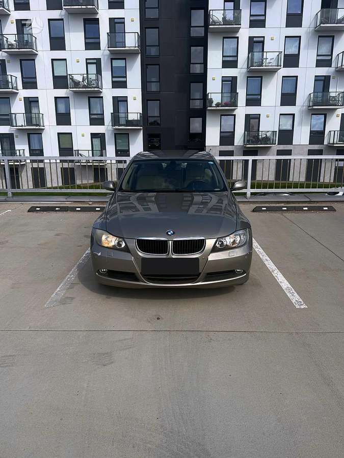 BMW 320, 2.0 l., Седан