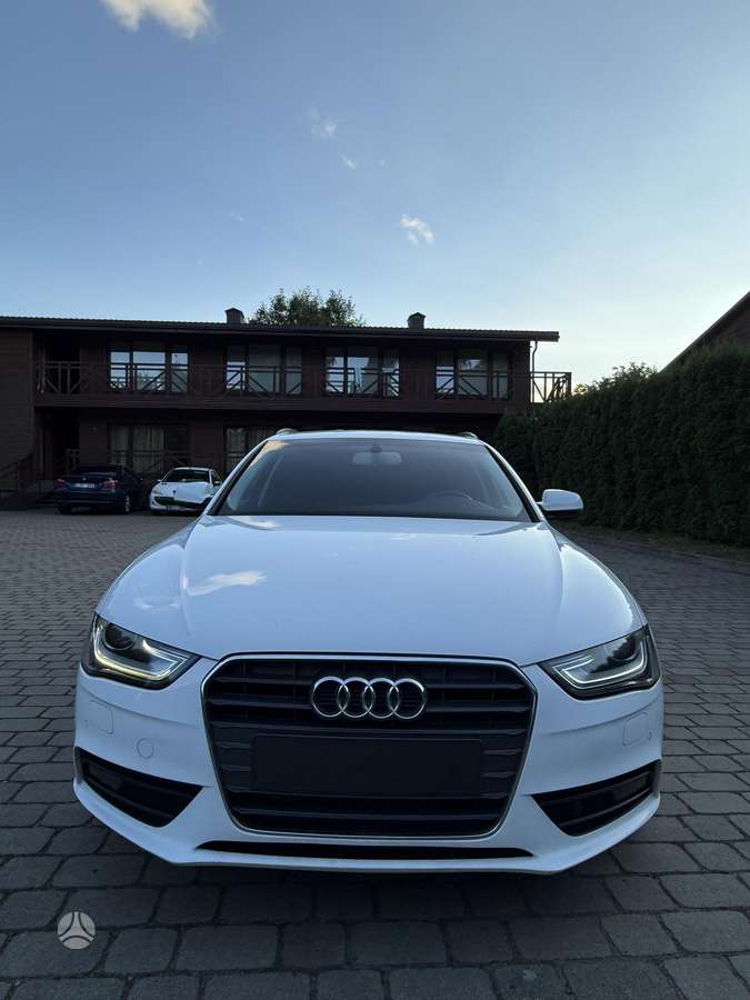 Audi A4, Универсал