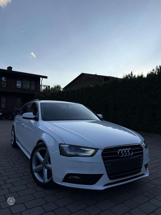 Audi A4, universalas