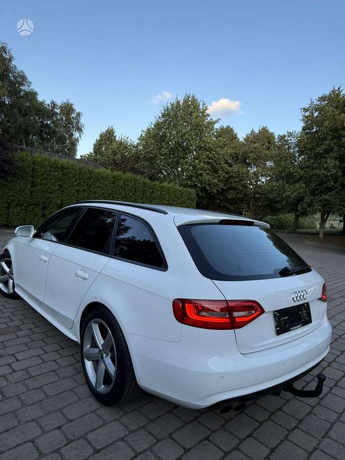 Audi A4, universalas