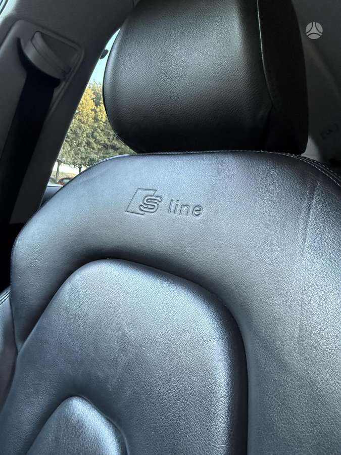 Audi A4, universalas