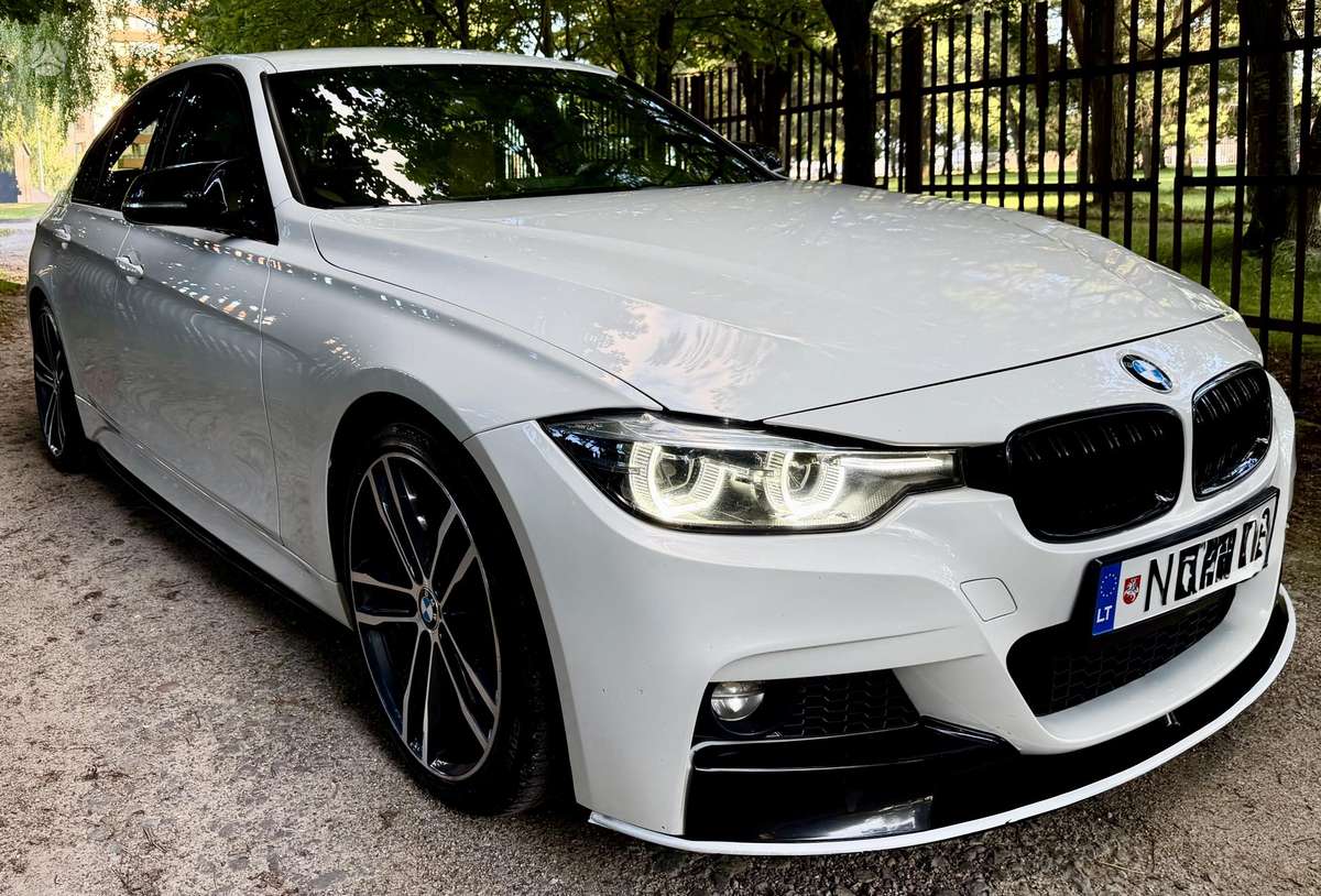 BMW 320, Седан