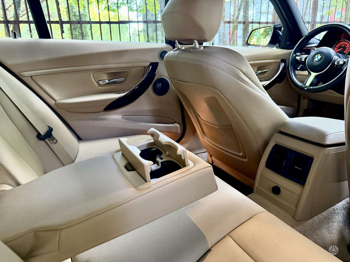 BMW 320, sedanas