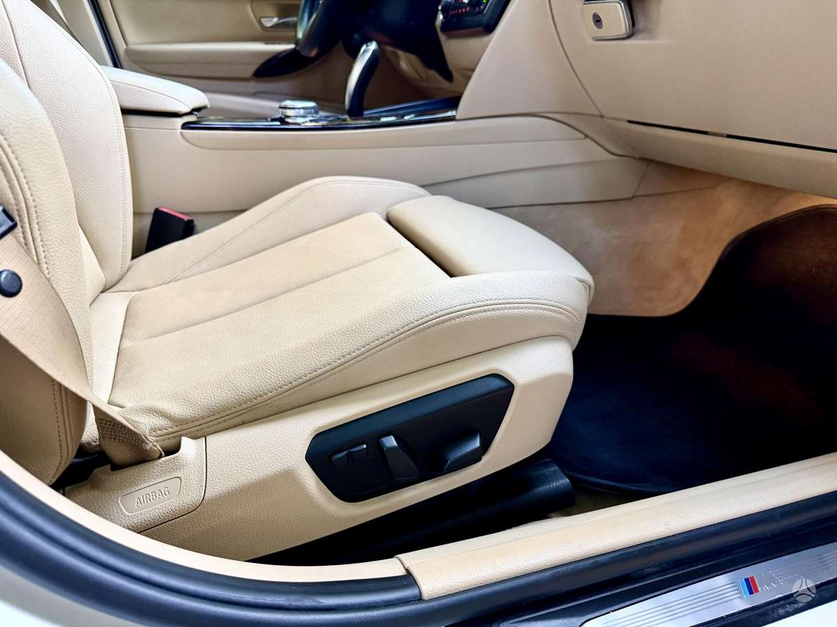 BMW 320, Седан