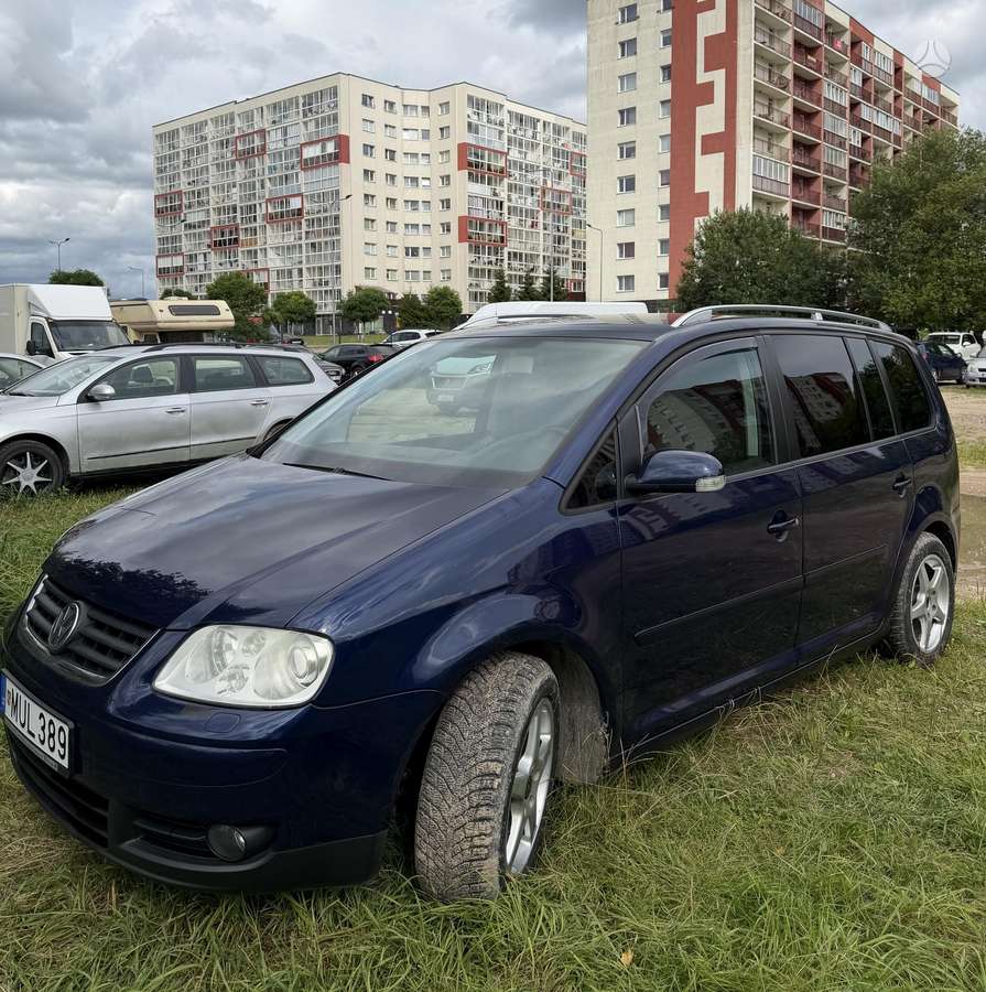 Volkswagen Touran - 2