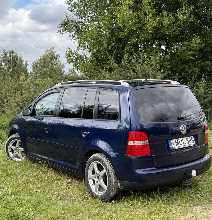 Volkswagen Touran - 3