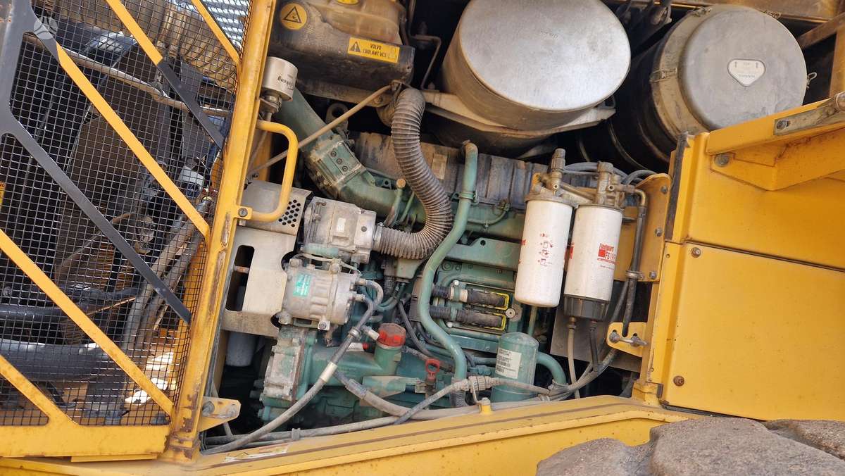 Volvo L180 F, frontal loader