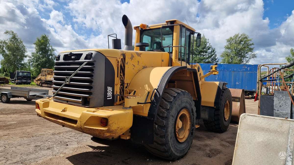Volvo L180 F, frontal loader