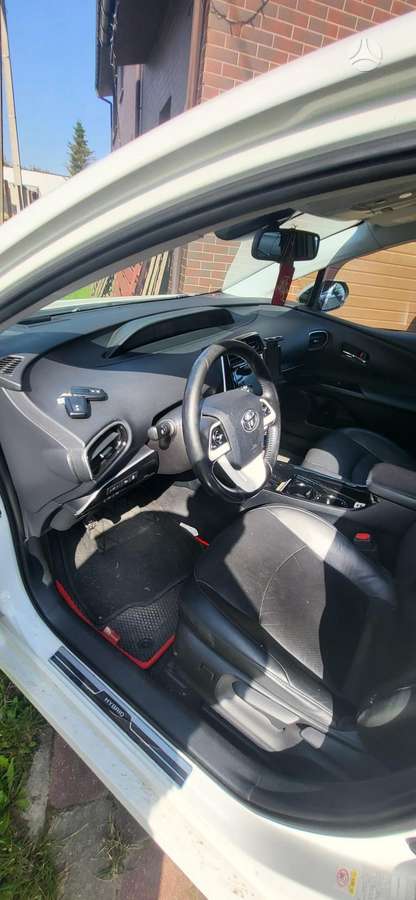 Toyota Prius - 8