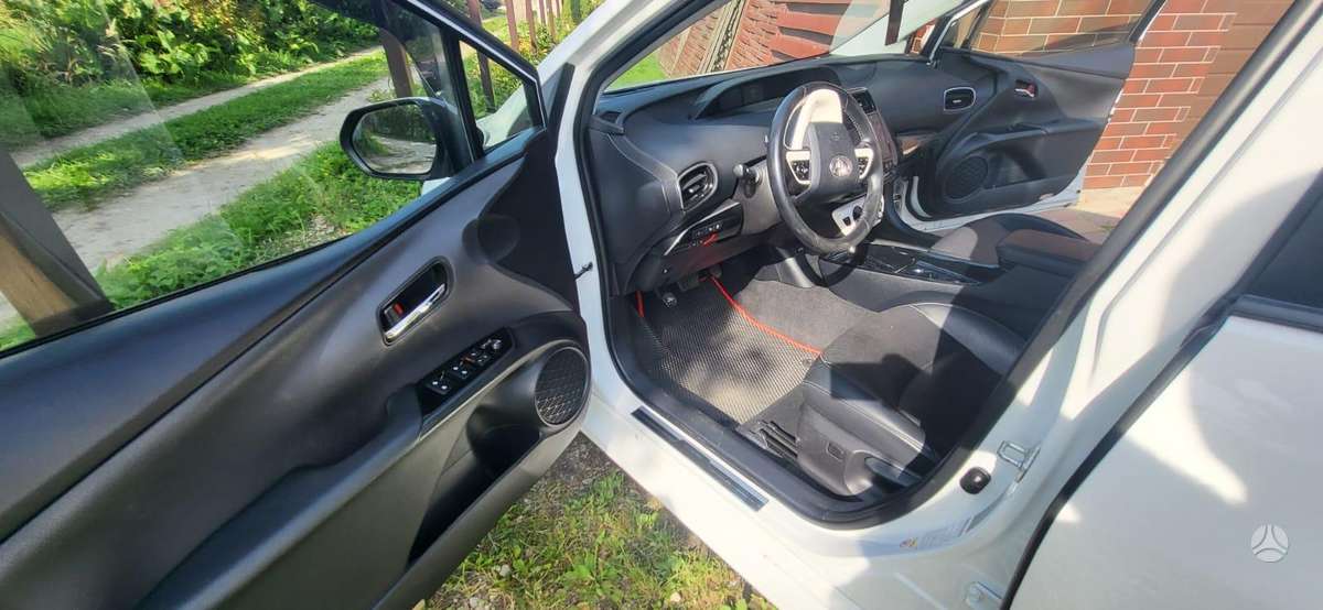 Toyota Prius - 10