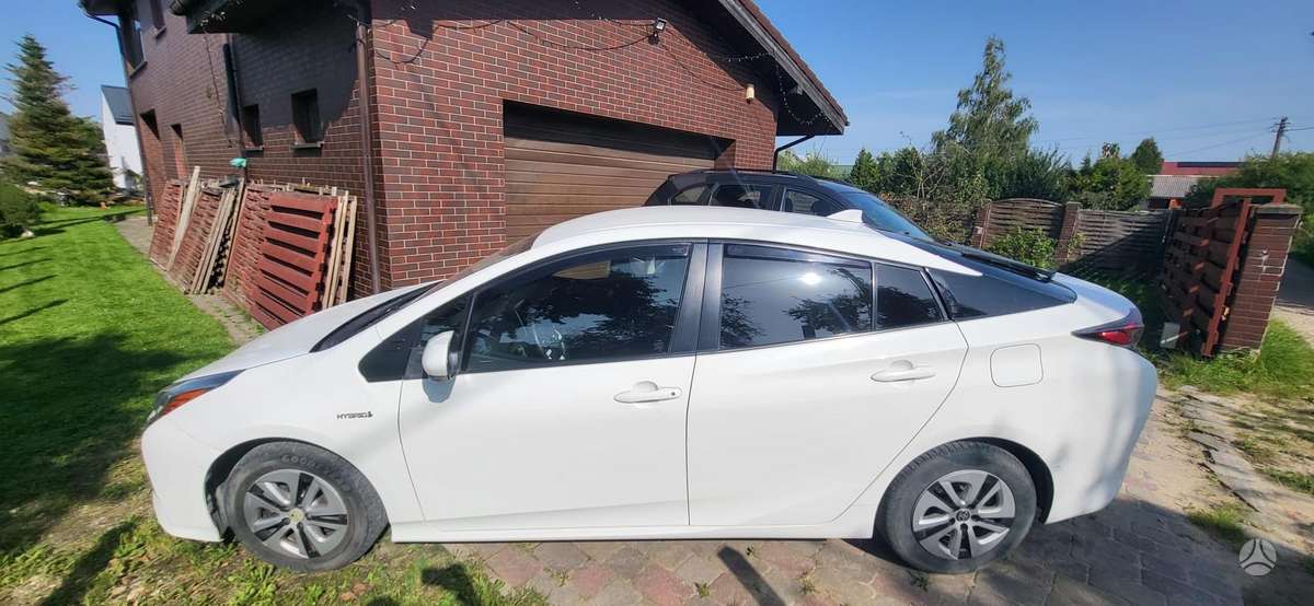 Toyota Prius - 12
