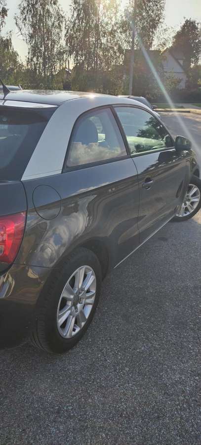Audi A1, 1.6 l., Хэтчбек