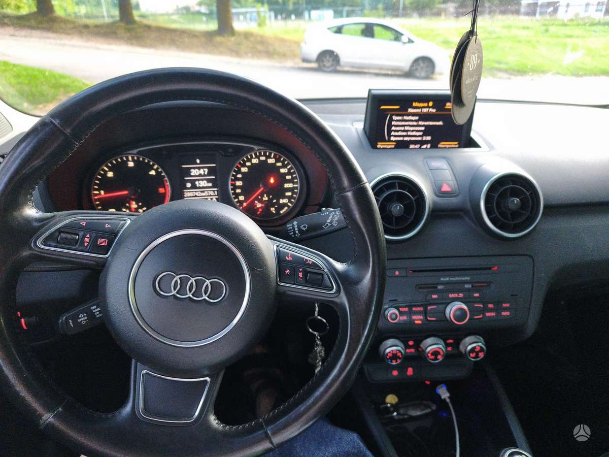 Audi A1, 1.6 l., Хэтчбек