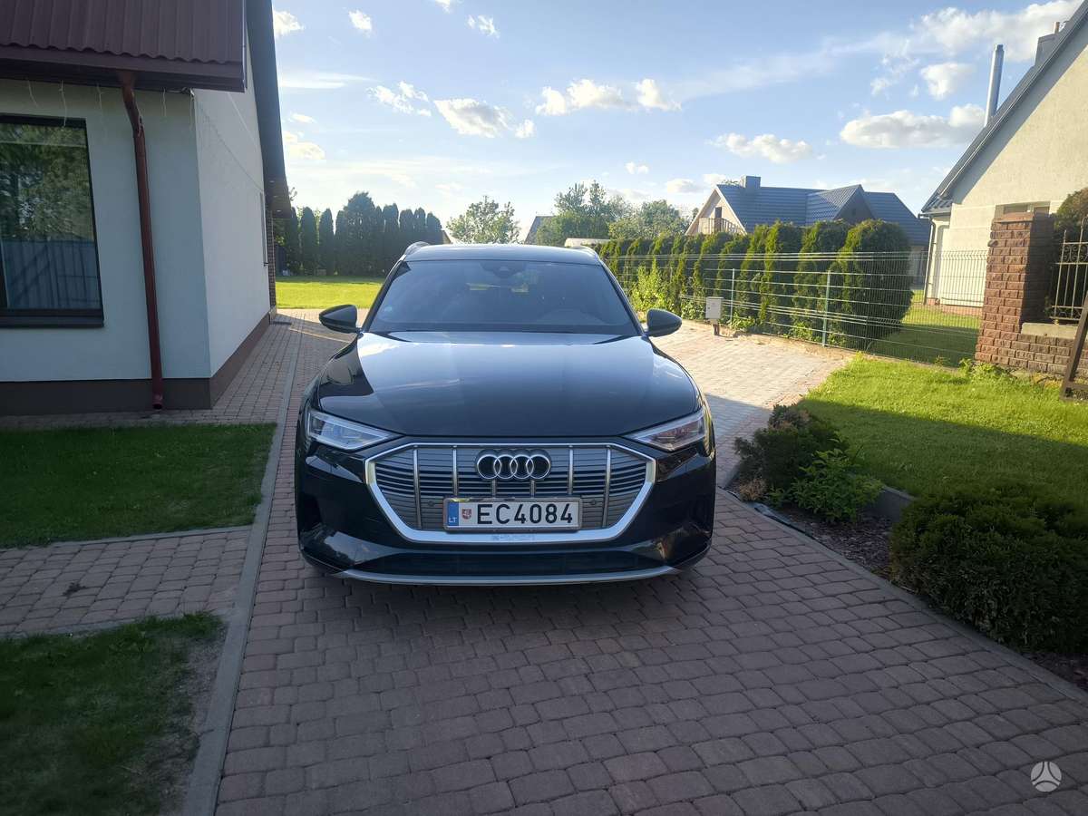 Audi e-tron, 95 kWh, off-road / crossover