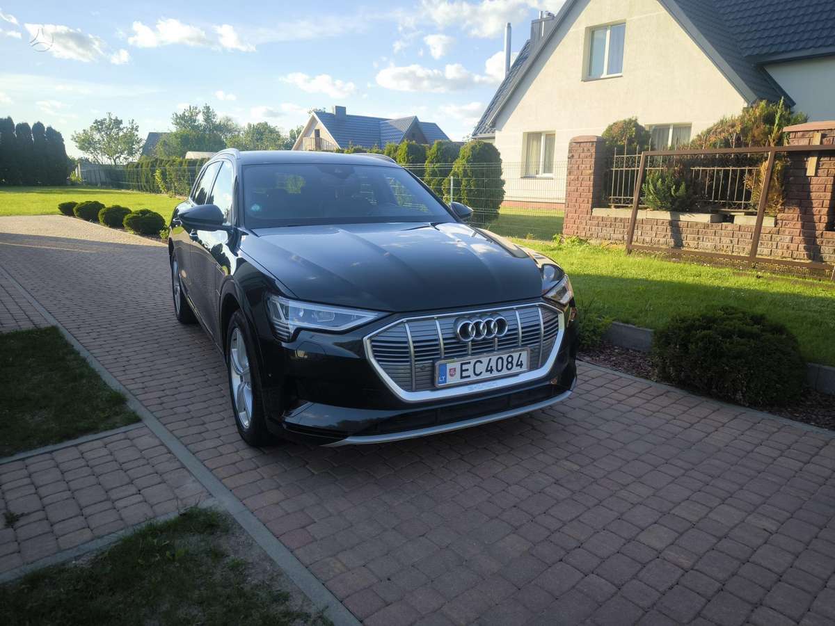 Audi e-tron, 95 kWh, off-road / crossover