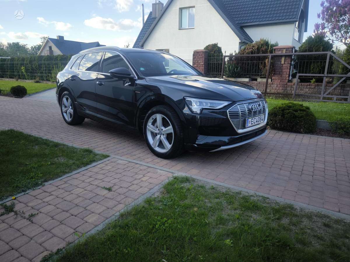 Audi e-tron, 95 kWh, off-road / crossover