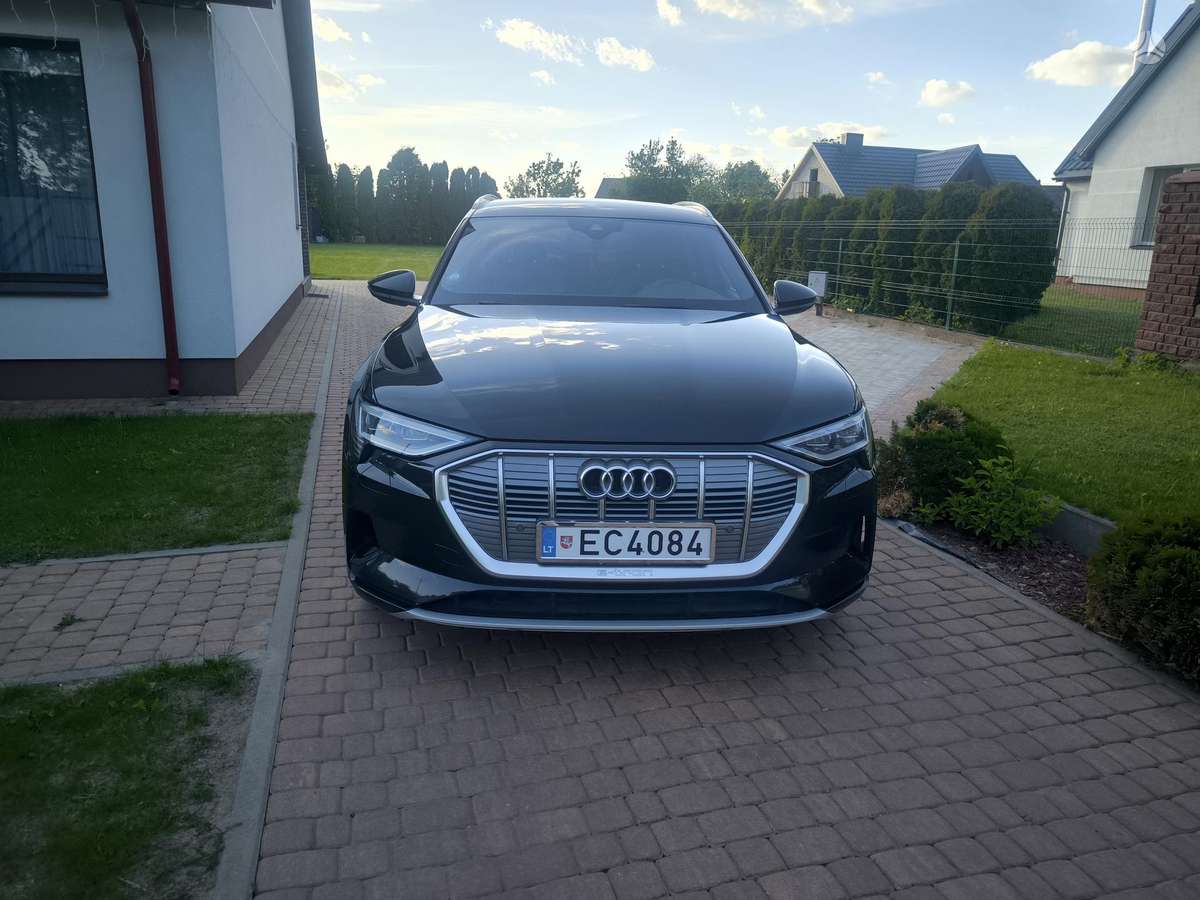 Audi e-tron, 95 kWh, off-road / crossover
