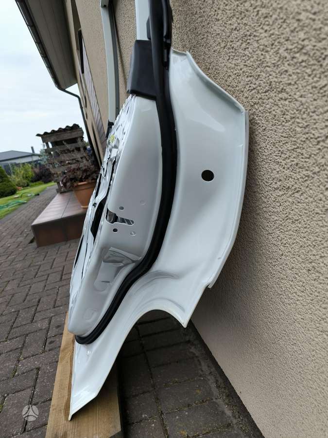 Nissan Rogue durys, stiklai