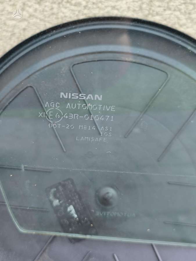 Nissan Rogue durys, stiklai