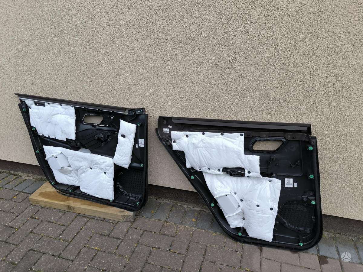 Nissan Rogue doors, windows
