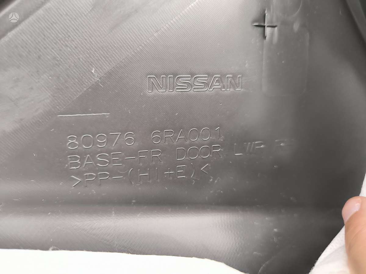 Nissan Rogue durys, stiklai