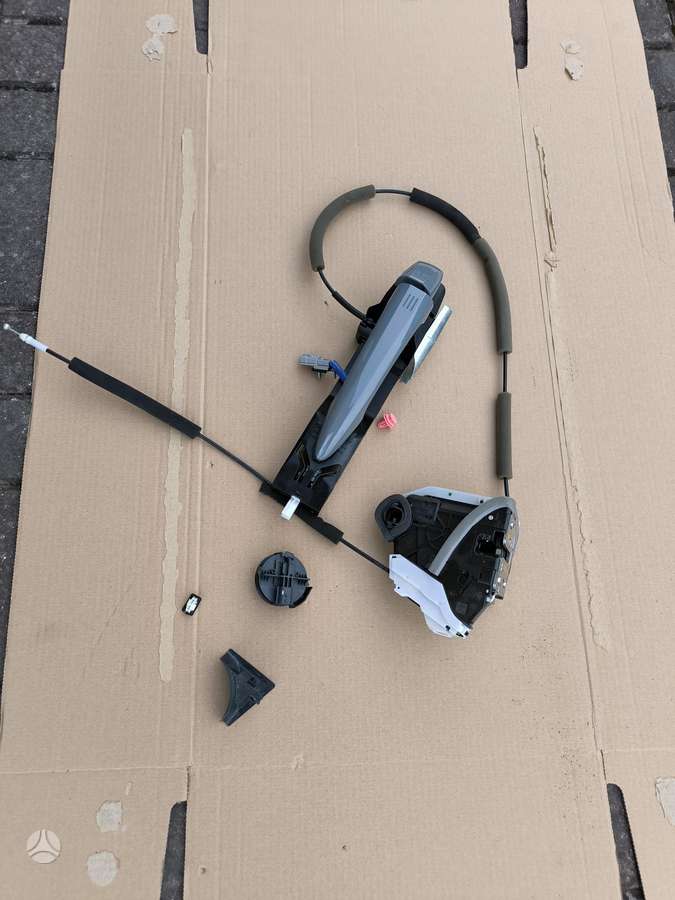 Nissan Rogue durys, stiklai