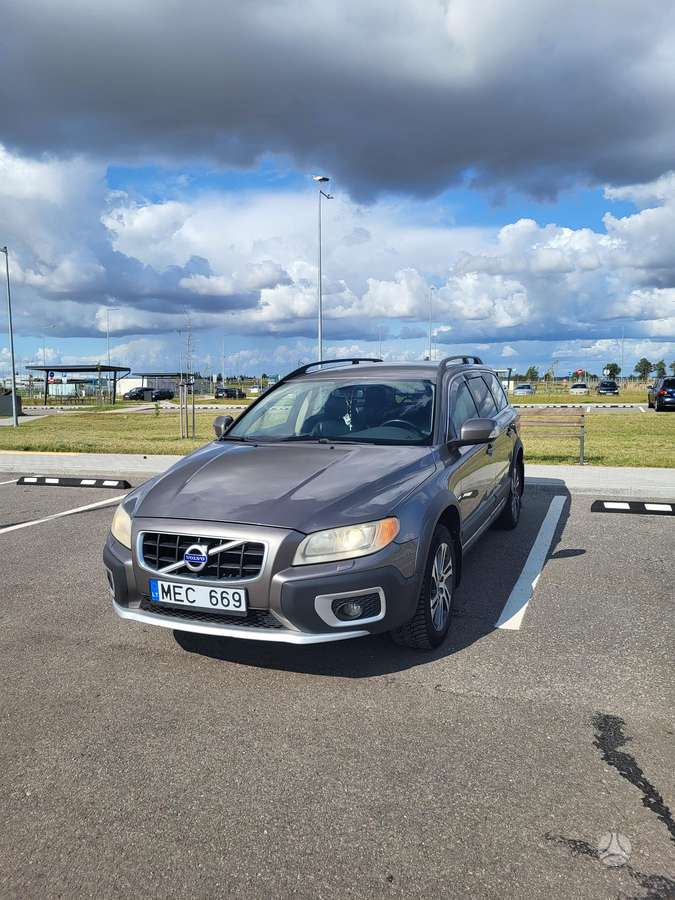 Volvo XC70 - 1