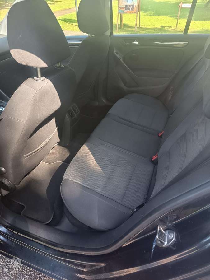 Volkswagen Golf - 5