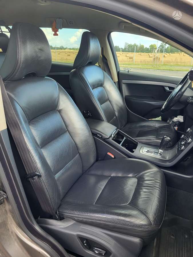 Volvo XC70 - 9