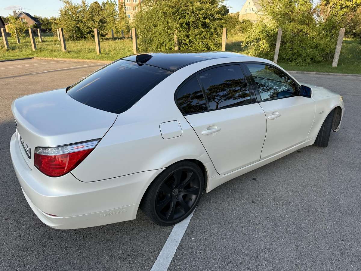 BMW 525, 3.0 l., Седан