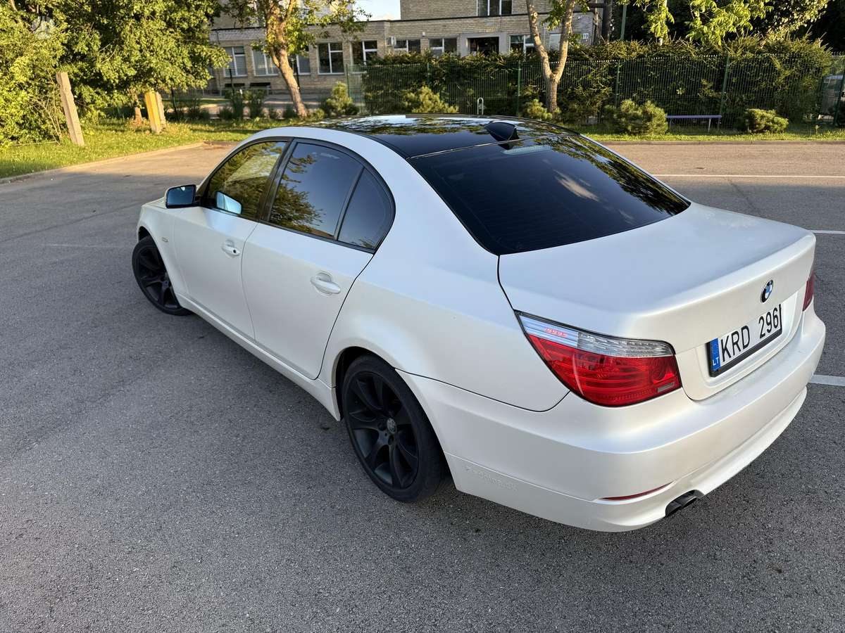 BMW 525, 3.0 l., Седан