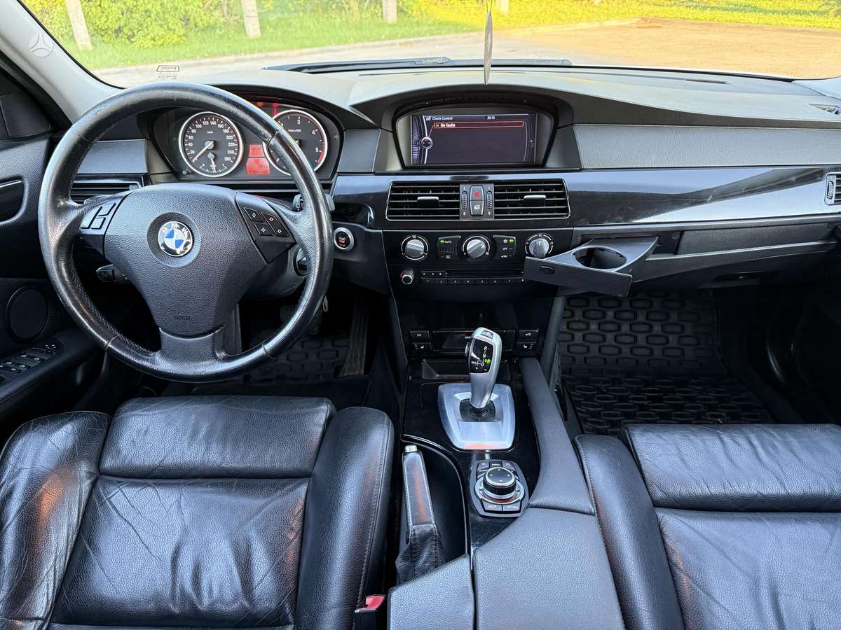 BMW 525, 3.0 l., Седан