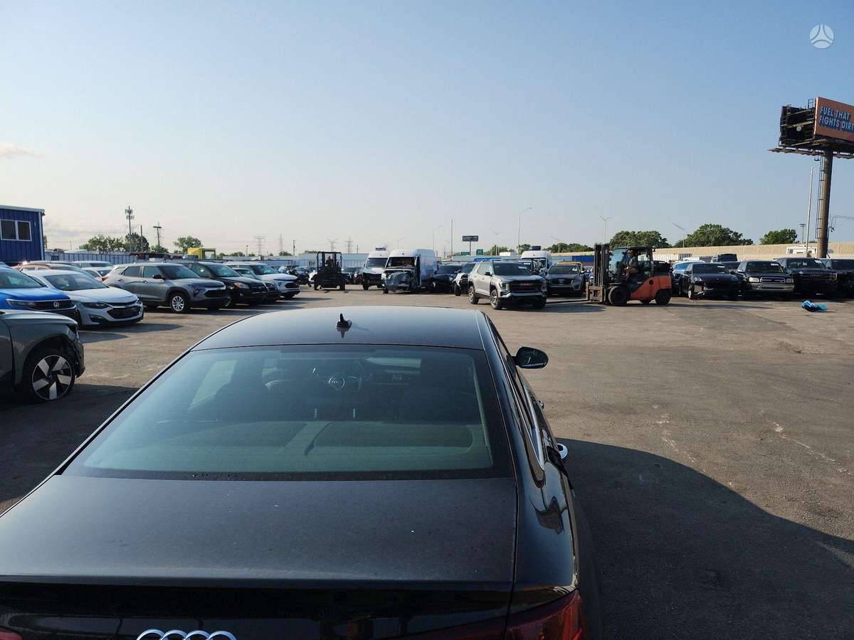 Audi A6, 2.0 l., Седан