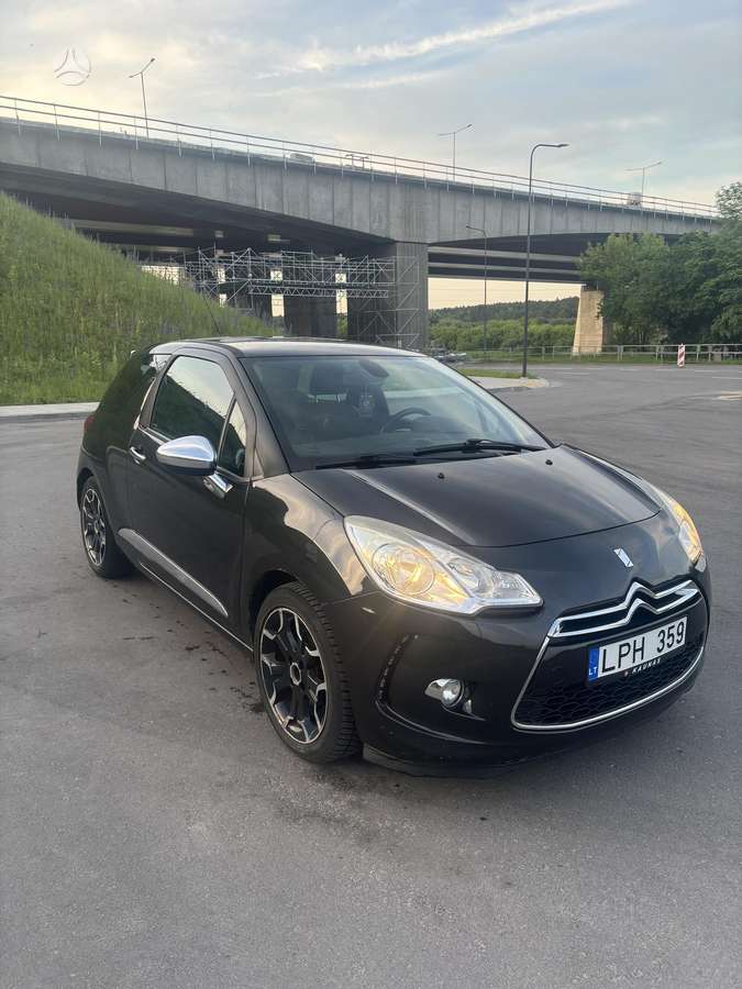 Citroen DS3, 1.6 l., hatchback
