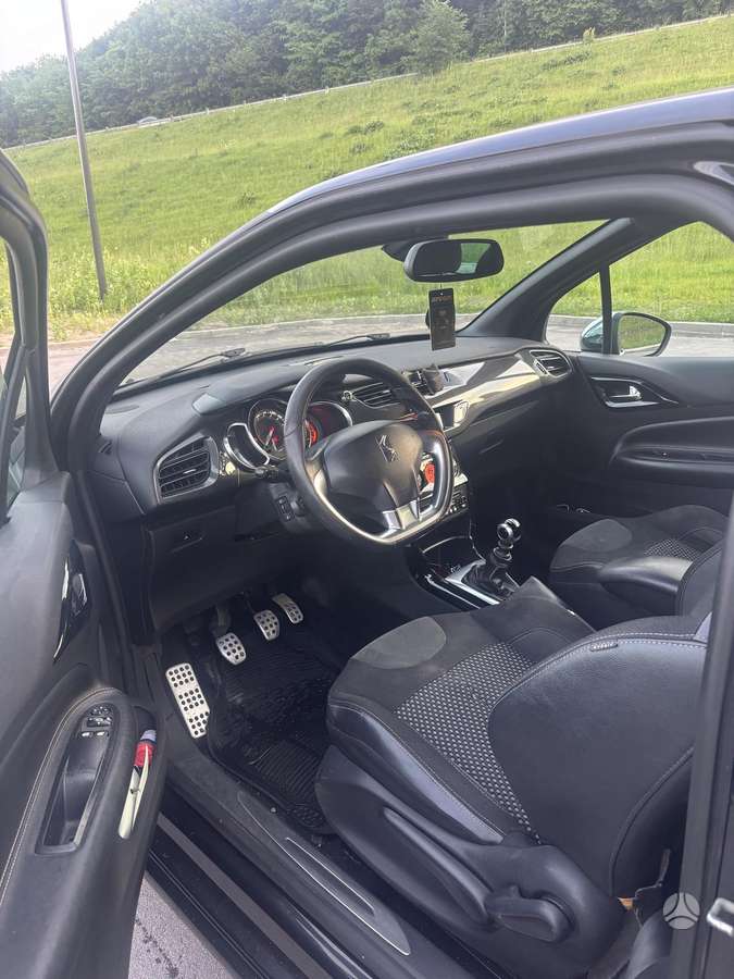 Citroen DS3, 1.6 l., hatchback