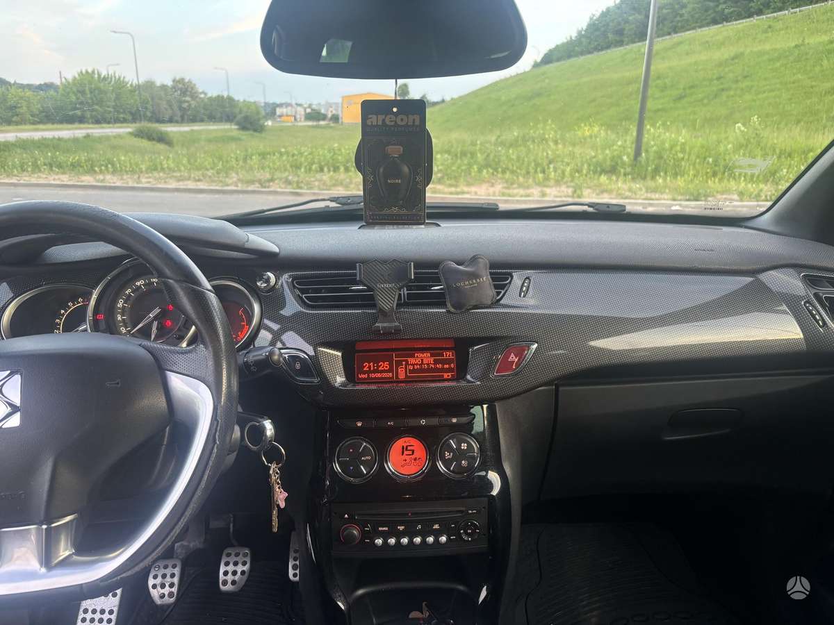 Citroen DS3, 1.6 l., hatchback
