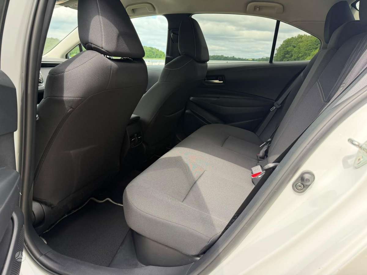 Toyota Corolla - 10