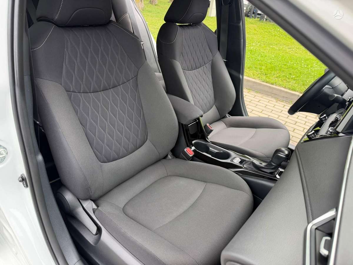 Toyota Corolla - 12