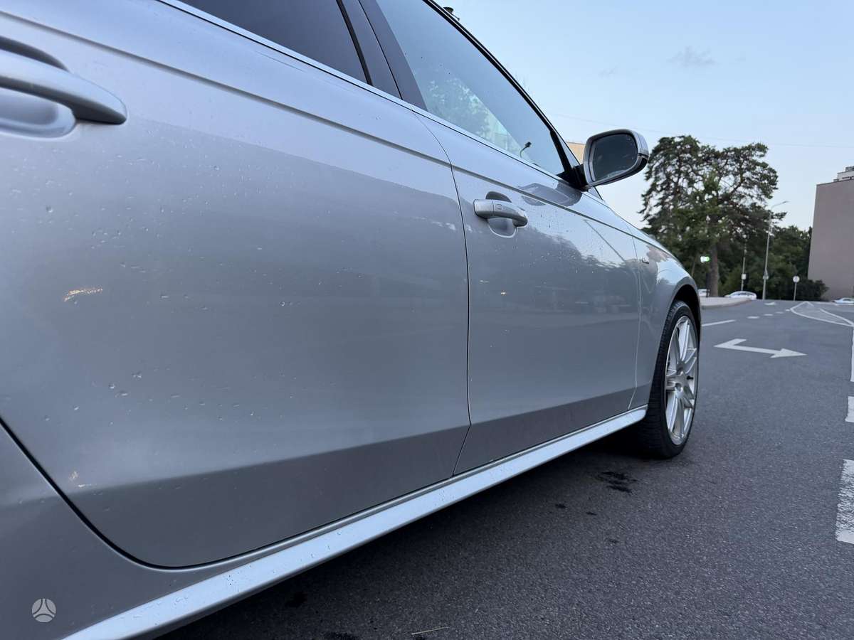 Audi A4, Универсал