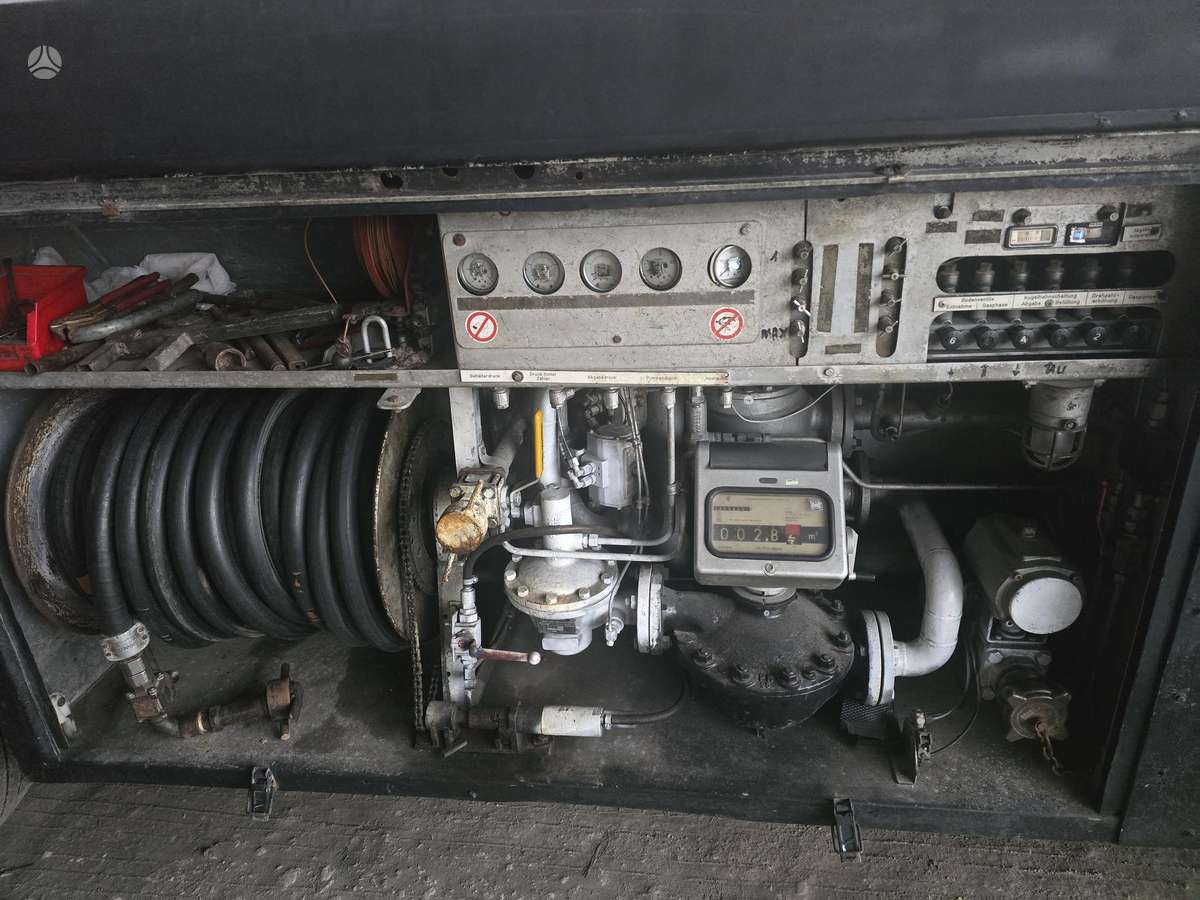 Mercedes-Benz 1722, autocisternos