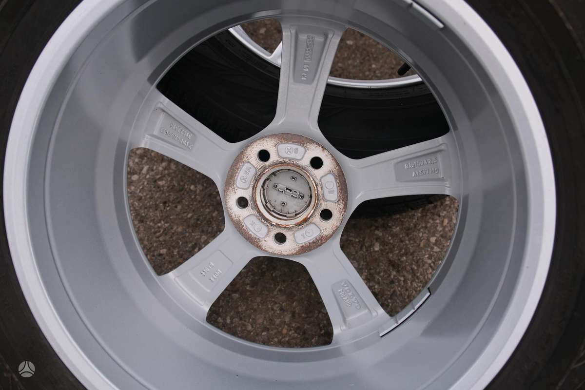 Volvo, lengvojo lydinio, R18