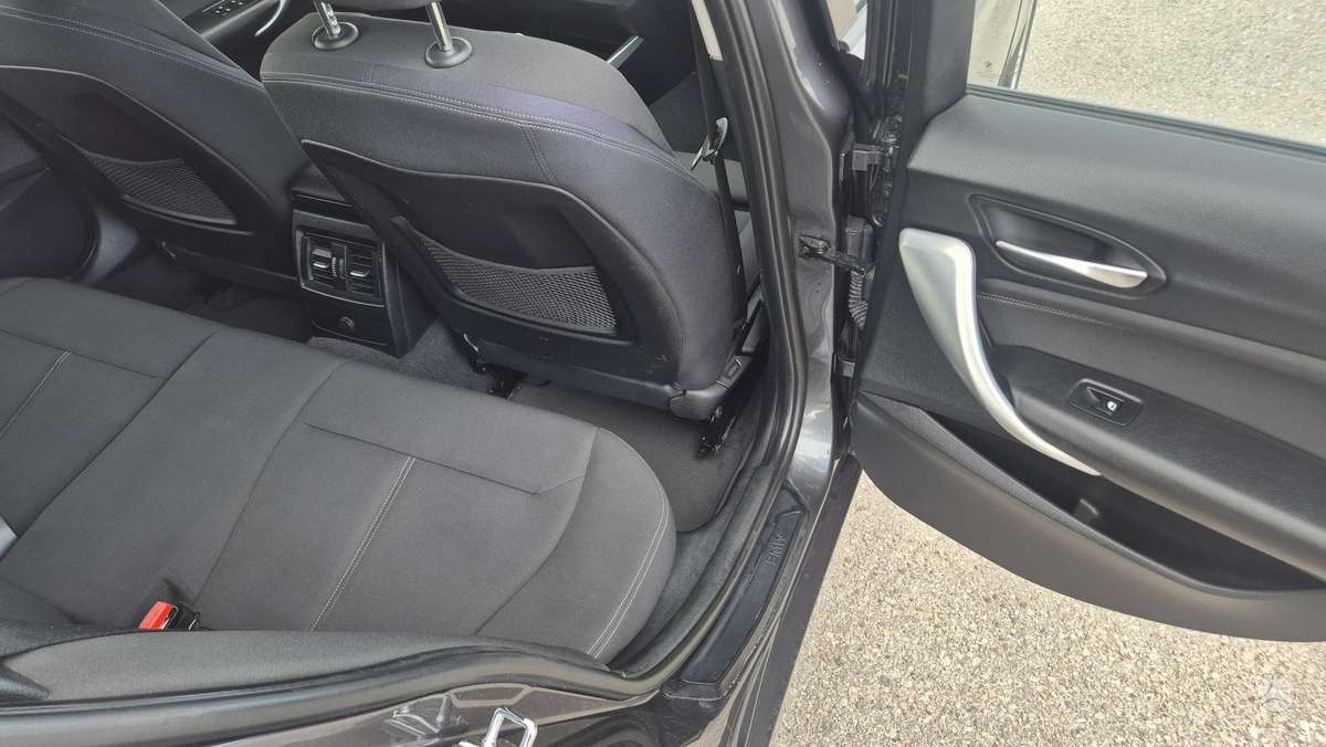 BMW 118, 1.6 l., Хэтчбек