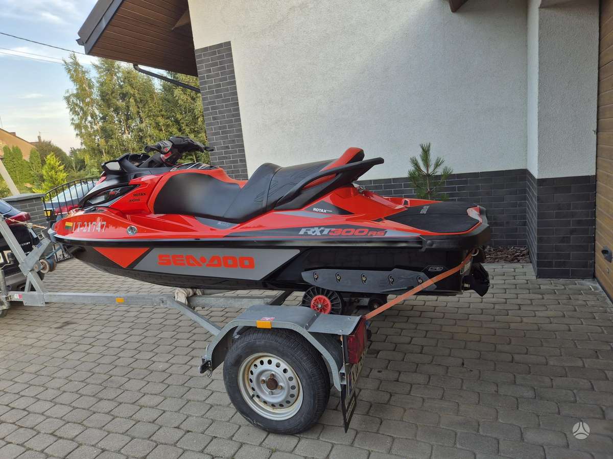 Sea-Doo RXT300, jet skis