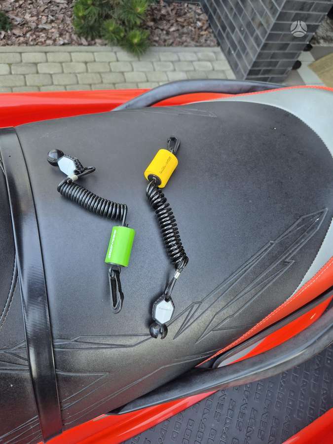 Sea-Doo RXT300, jet skis